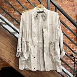 Lightweight beige jacket with cinchable waist